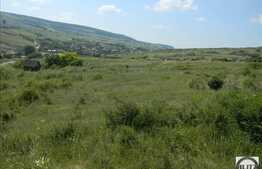 Teren extravilan de vanzare 7200 mp, front stradal 72 ml, zona linistita