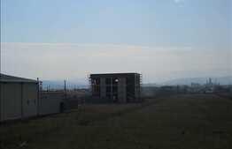 13800 mp in zona industriala.