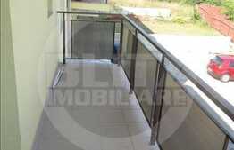 De  inchiriat, 2 camere semidecomandat, zona Campului. 2 locuri de parcare.