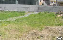 Teren de vanzare 745 mp, front stradal 15 ml, zona linistita de case/vile