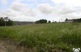 Teren de vanzare, 1000 mp, toate utilitatile la front, drum asfaltat, zona LIU!