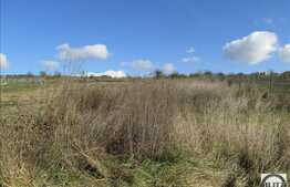 Vanzare teren 900 mp, front stradal 12,1 ml,  zona linistita de case si vile