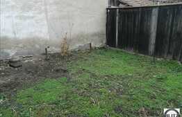 Teren de vanzare, 262 mp, toate utilitatile, zona de case si blocuri!