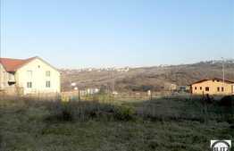 525 mp cu front de 15 ml, in zona Campului. Are toate utilitatile la front!