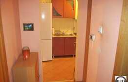 Zona Alverna, 2 camere decomandate, 52 mp utili, etajul 1