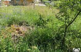 Teren de vanzare 592 mp, utilitati la front, zona linistita de case!