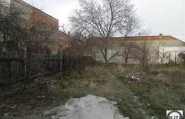 Vanzare teren de 500 mp cu front stradal de 17 m, zona Centrala!