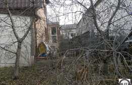 Vanzare teren de 500 mp cu front stradal de 17 m, zona Centrala!