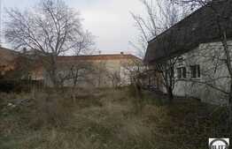 Vanzare teren de 500 mp cu front stradal de 17 m, zona Centrala!