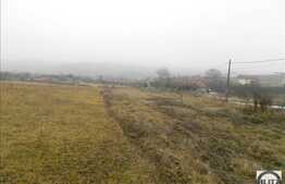 Teren de vanzare, 2000 mp, cu front stradal de 100 ml, apa, gaz, curent la front