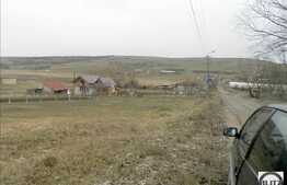 De vanzare teren pretabil pentru o casa individuala, 500 mp cu front de 20 ml
