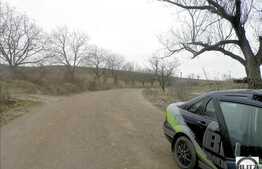 De vanzare teren pretabil pentru o casa individuala, 500 mp cu front de 20 ml