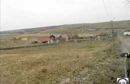 De vanzare teren pretabil pentru o casa individuala, 500 mp cu front de 20 ml