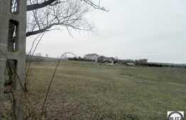 De vanzare teren pretabil pentru o casa individuala, 500 mp cu front de 20 ml