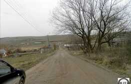 De vanzare teren pretabil pentru o casa individuala, 500 mp cu front de 20 ml