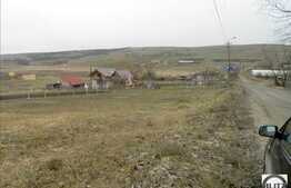 De vanzare teren pretabil pentru o casa individuala, 500 mp cu front de 20 ml