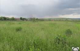 Vanzare teren 3057 mp in Someseni, 2 fronturi, zona cu acces facil