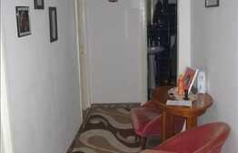 80 mp utili, 4 camere decomandate, zona Piata Marasti. Loc de parcare si boxa!