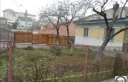 Vanzare teren cu casa demolabila, 850 mp, front 17.5 ml, zona Meteor