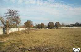 Teren 7 ha!  Cu front la drumul principal ! Toate utilitatile.