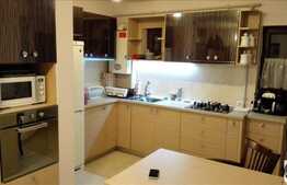 4 camere, 100 mp utili si 70 mp de GRADINA, parcare, boxa, zona Pietei Engels