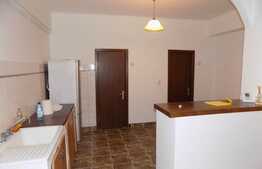 1 camera, 44 mp, decomandat, zona strazii Horea