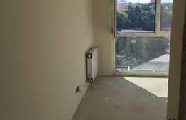 Apartament 3 camere, 84 mp, decomandat, zona Parcului Central