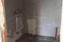 Apartament 3 camere, 84 mp, decomandat, zona Parcului Central