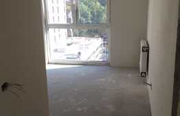 Apartament 3 camere, 84 mp, decomandat, zona Parcului Central