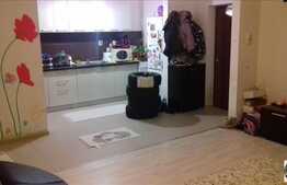 Apartament de vanzare, 3 camere, 76 mp! Zona strazii Eroilor! Parcare!