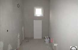 De vanzare 2 camere, 58.1 mp utili, balcon, semifinisat, zona strazii Florilor!