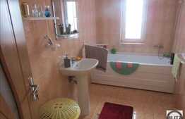 Vanzare apartament 1 camera, decomandat, 39 mp! Zona strazii Eroilor!