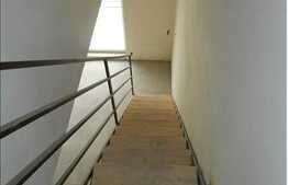 Apartament cu scara interioara, 4 camere, 85 mp, zona Vivo!