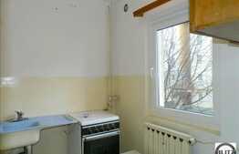 Garsoniera 27 mp plus bacon 3 mp, zona Negoiu