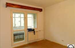 Garsoniera 27 mp plus bacon 3 mp, zona Negoiu