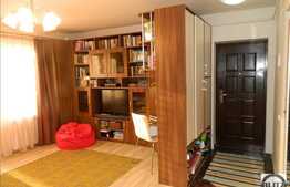 Vanzare apartament cu 3 camere, 58 mp, zona strazii Sesul de Sus! Cu parcare!