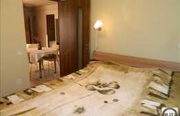 Vanzare apartament cu 3 camere, 58 mp, zona strazii Sesul de Sus! Cu parcare!