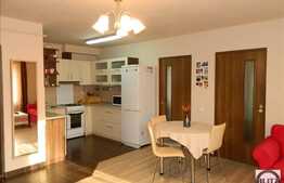 Vanzare apartament cu 3 camere, 58 mp, zona strazii Sesul de Sus! Cu parcare!