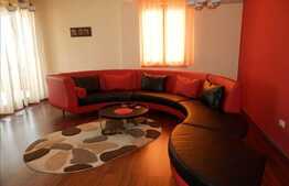 Apartament decomandat, 2 camere, 70 mp! Garaj! A.C! Zona usor accesibila!