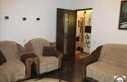 Vanzare 2 camere, 55 mp, decomandat, zona strazii Eroilor! Cu parcare!