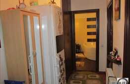 Vanzare 2 camere, 55 mp, decomandat, zona strazii Eroilor! Cu parcare!