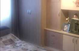 Vanzare apartament 3 camere, 58 mp, etaj intermediar, zona Regal