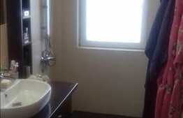 Vanzare apartament 3 camere, 58 mp, etaj intermediar, zona Regal