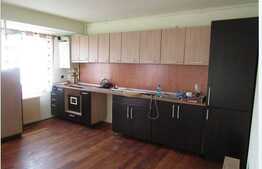 Penthouse cu 5 camere, 130 mp,  2 balcoane, zona Teilor! 2 locuri parcare!