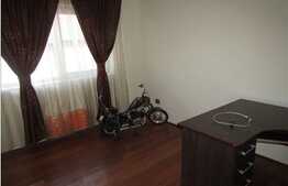 Penthouse cu 5 camere, 130 mp,  2 balcoane, zona Teilor! 2 locuri parcare!