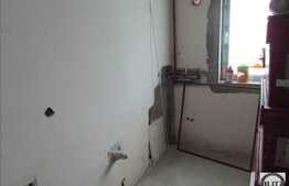 Demisol de vanzare, 1 camera, 39 mp! Semifinisat! Zona strazii Florilor!