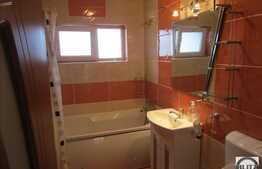 Apartament de vanzare 3 camere, 64.5 mp! Parcare! Zona zou dezvoltata!