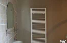 De vanzare apartament 3 camere, 75 mp, gradina comuna, zona centrala