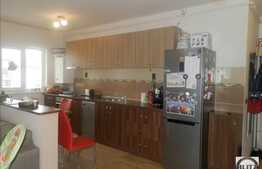 Vanzare 3 camere, 71 mp! Parcare! Complet mobilat! Zona strazii Florilor!