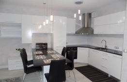 Apartament cu 3 camere, 90 mp, parcare, lux, zona Riviera Residence